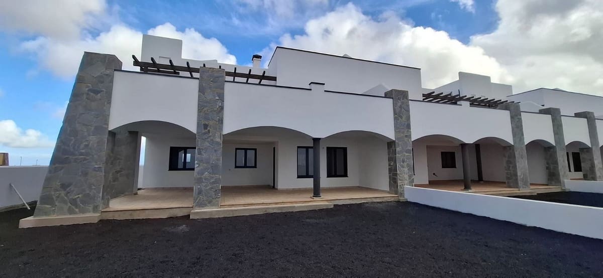 3 makuuhuone Huoneisto myytävänä paikassa Corralejo mukana uima-altaan 
autotalli - 340 000 € (Ref: 10119235)