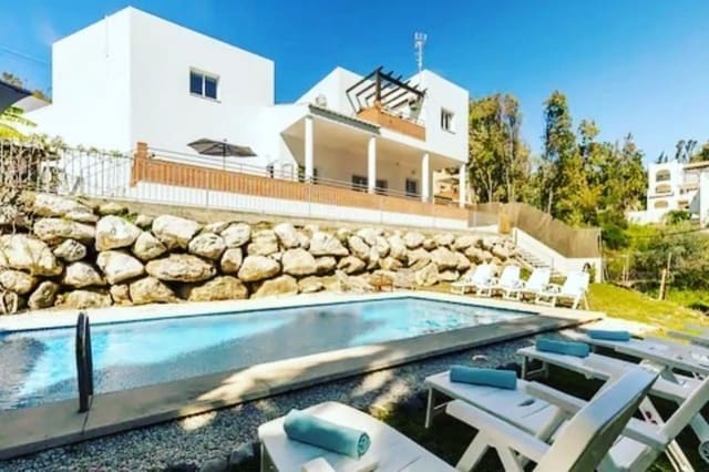 3 soverom Villa til salgs i La Capellanía - El Higuerón, Benalmádena med svømmebasseng garasje - € 890 000 (Ref: 10119252)