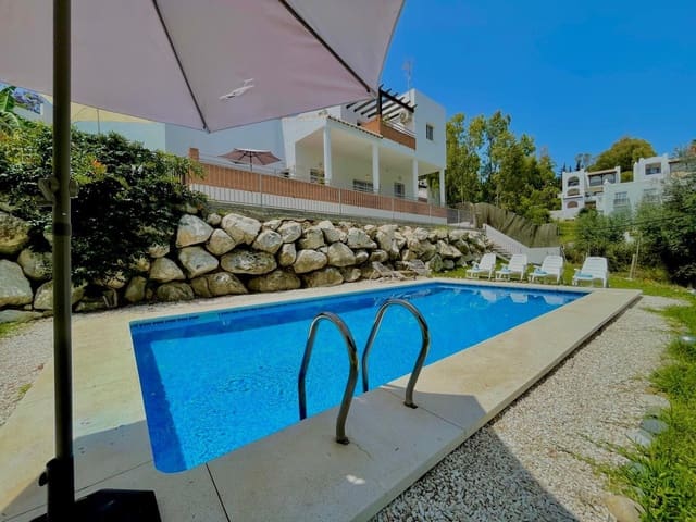 3 soverom Villa til salgs i La Capellanía - El Higuerón, Benalmádena med svømmebasseng garasje - € 890 000 (Ref: 10119252)