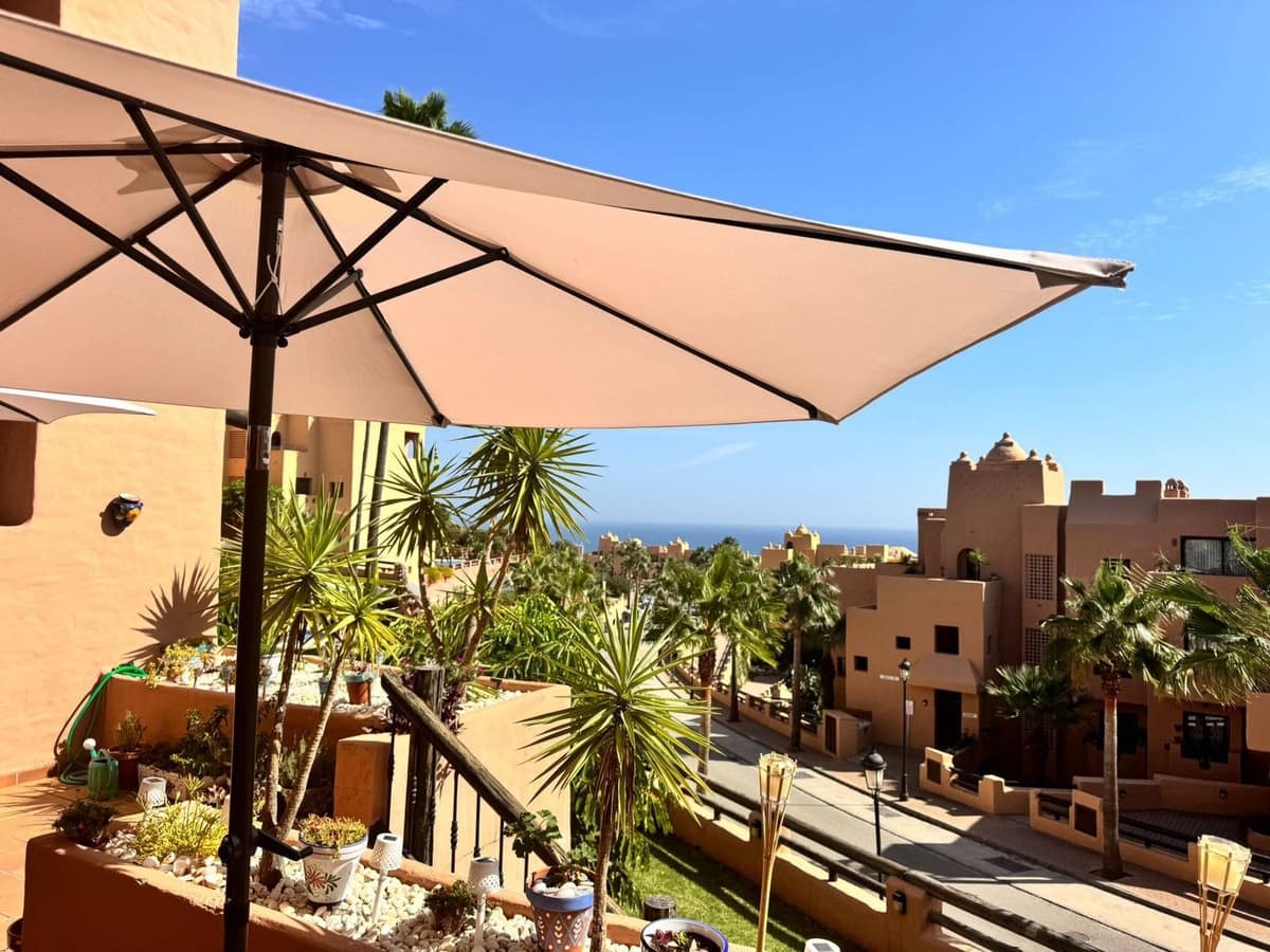 2 sypialnia Apartament na sprzedaż w La Duquesa / Puerto de la Duquesa z basenem garażem - 310 000 € (Ref: 10119261)