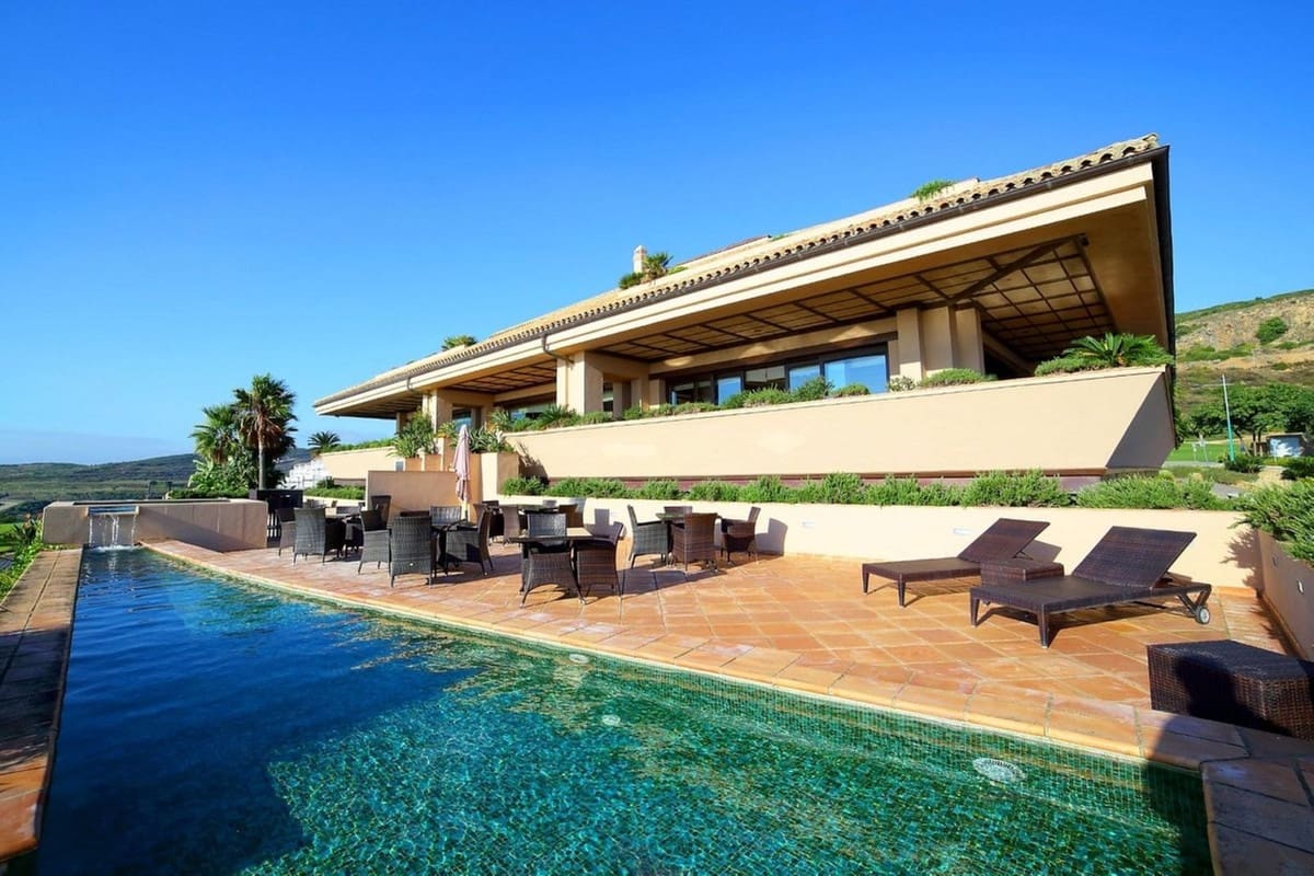 4 soverom Leilighet til salgs i Estepona med svømmebasseng garasje - € 449 000 (Ref: 10119466)