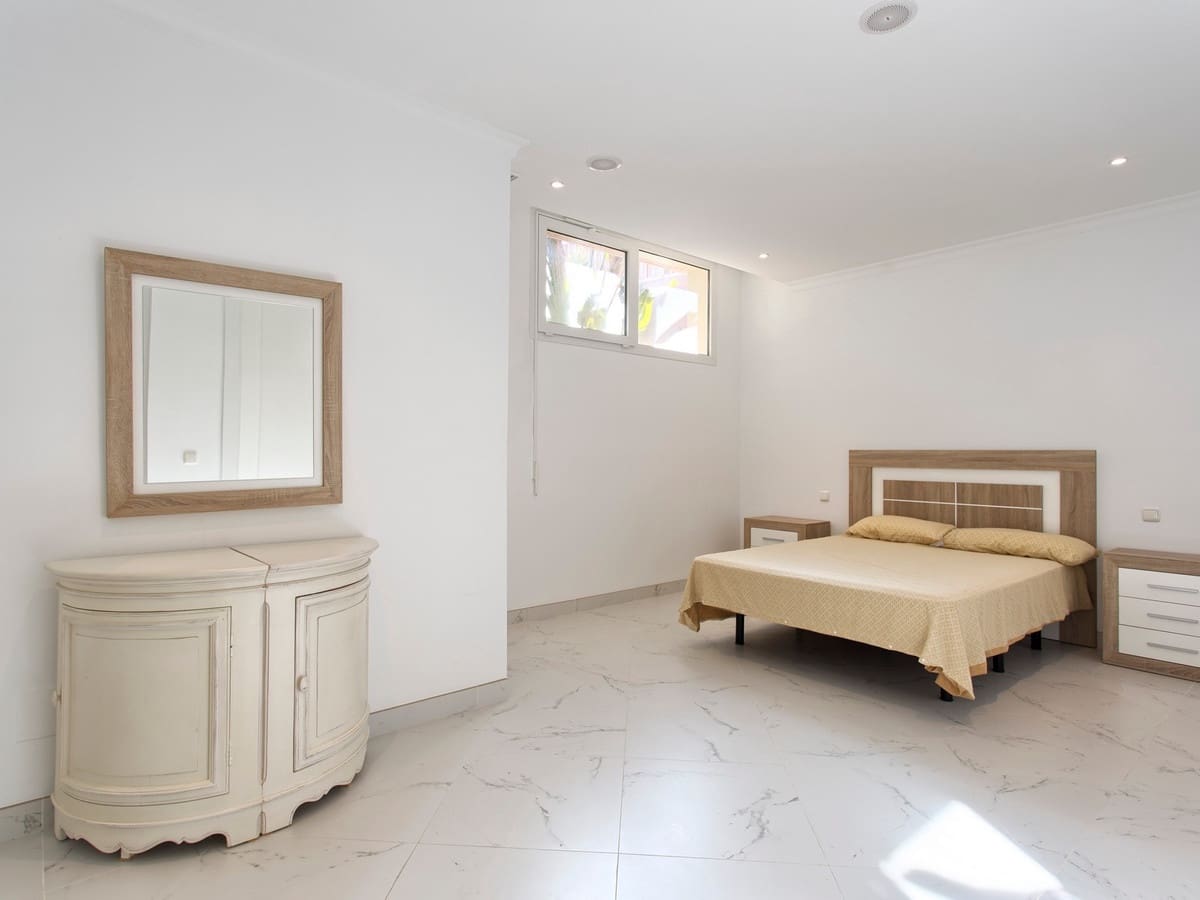 8 sovrum Villa till salu i Benahavis med pool garage - 3 995 000 € (Ref: 10119471)