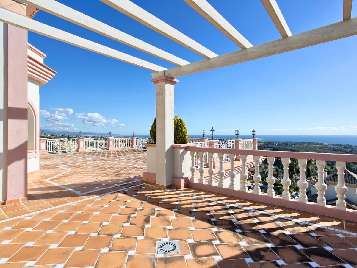 8 sovrum Villa till salu i Benahavis med pool garage - 3 995 000 € (Ref: 10119471)