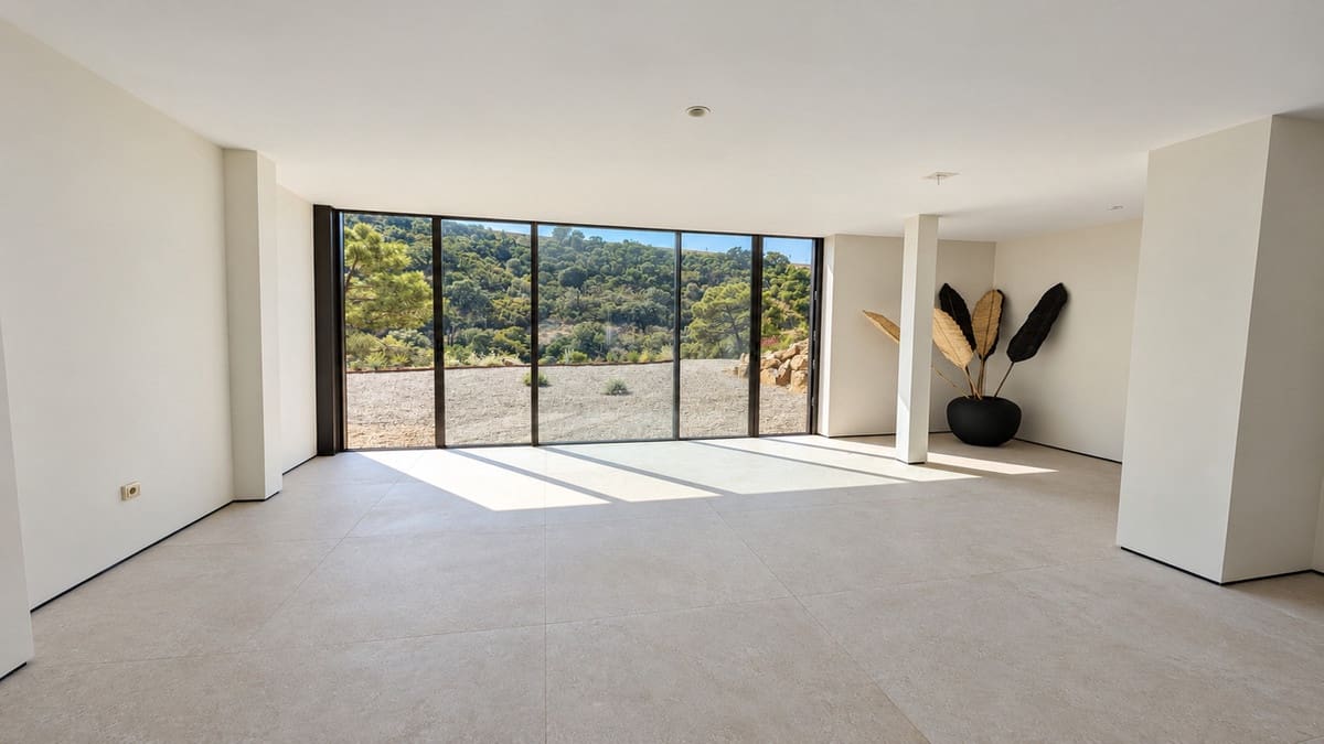 5 bedroom Villa for sale in Benahavis with pool garage - € 4,350,000 (Ref: 10119551)