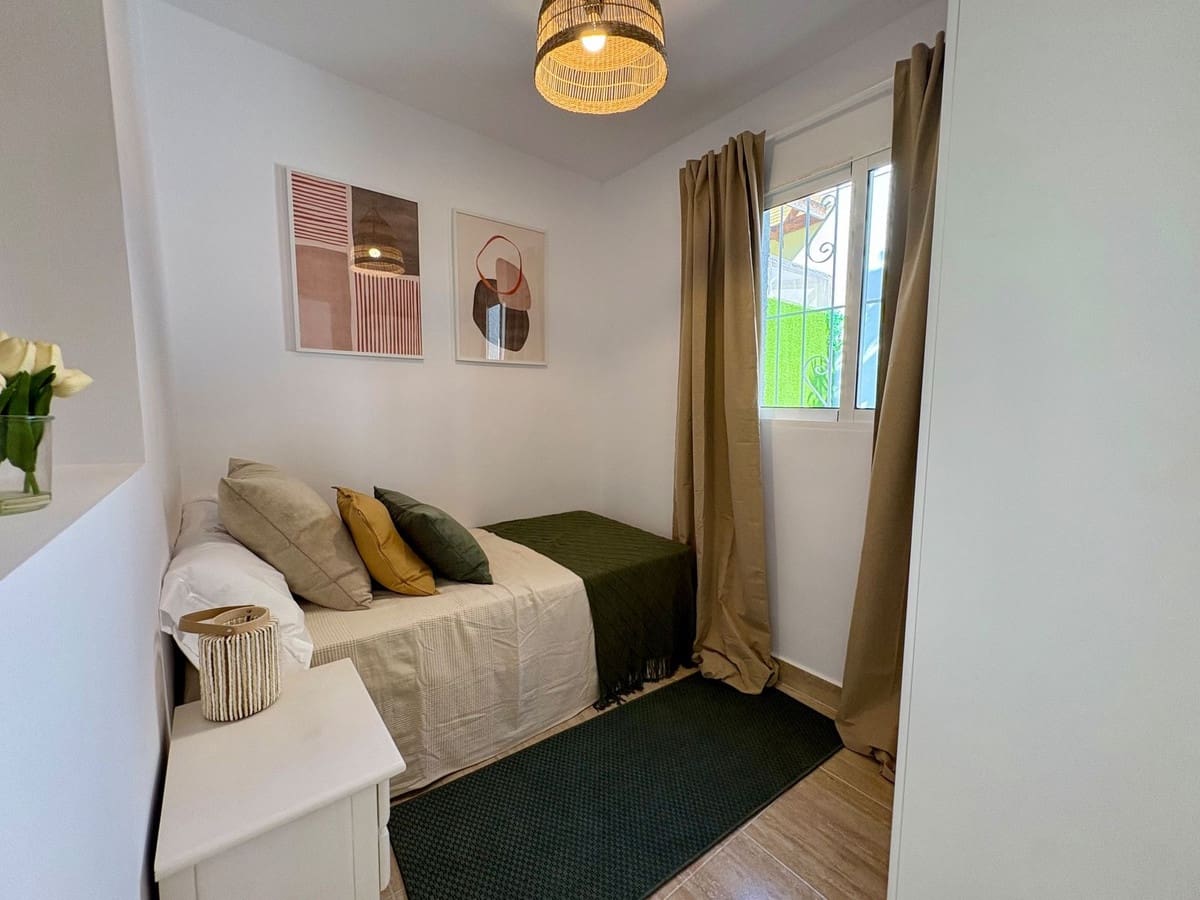 Casa de 3 habitaciones en Playa Flamenca en venta - 204.000 € (Ref: 10119680)