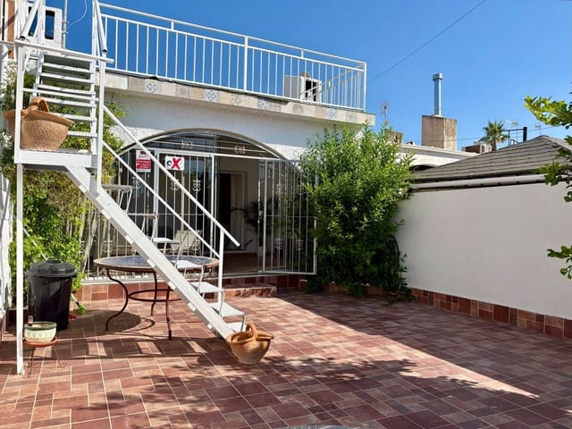 Casa de 3 habitaciones en Playa Flamenca, Orihuela en venta - 204.000 € (Ref: 10119680)