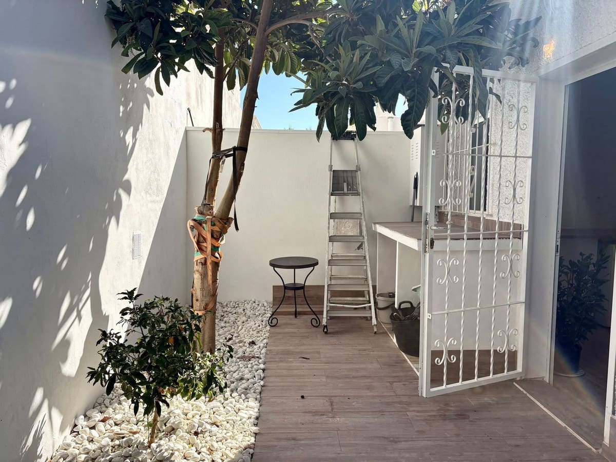 Casa de 3 habitaciones en Playa Flamenca en venta - 204.000 € (Ref: 10119680)