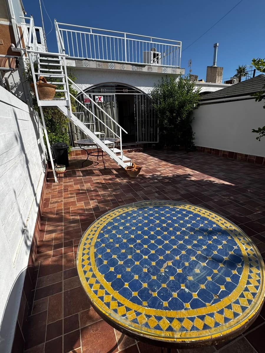 Casa de 3 habitaciones en Playa Flamenca en venta - 204.000 € (Ref: 10119680)