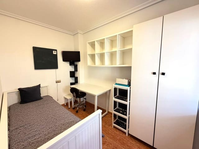 3 quarto Bungalow para venda em Los Europeos, Torrevieja com garagem - 264 000 € (Ref: 10119682)
