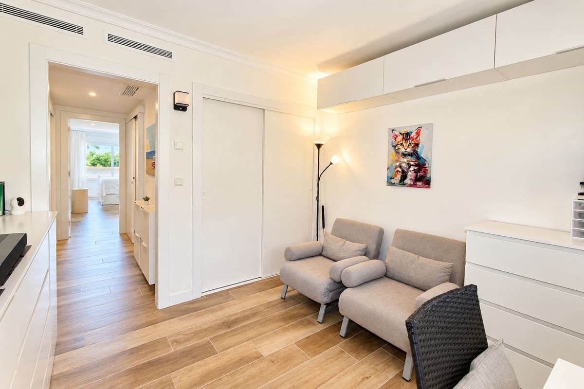 2 bedroom Apartment for sale in Cabopino with pool garage - € 489,000 (Ref: 10121265)