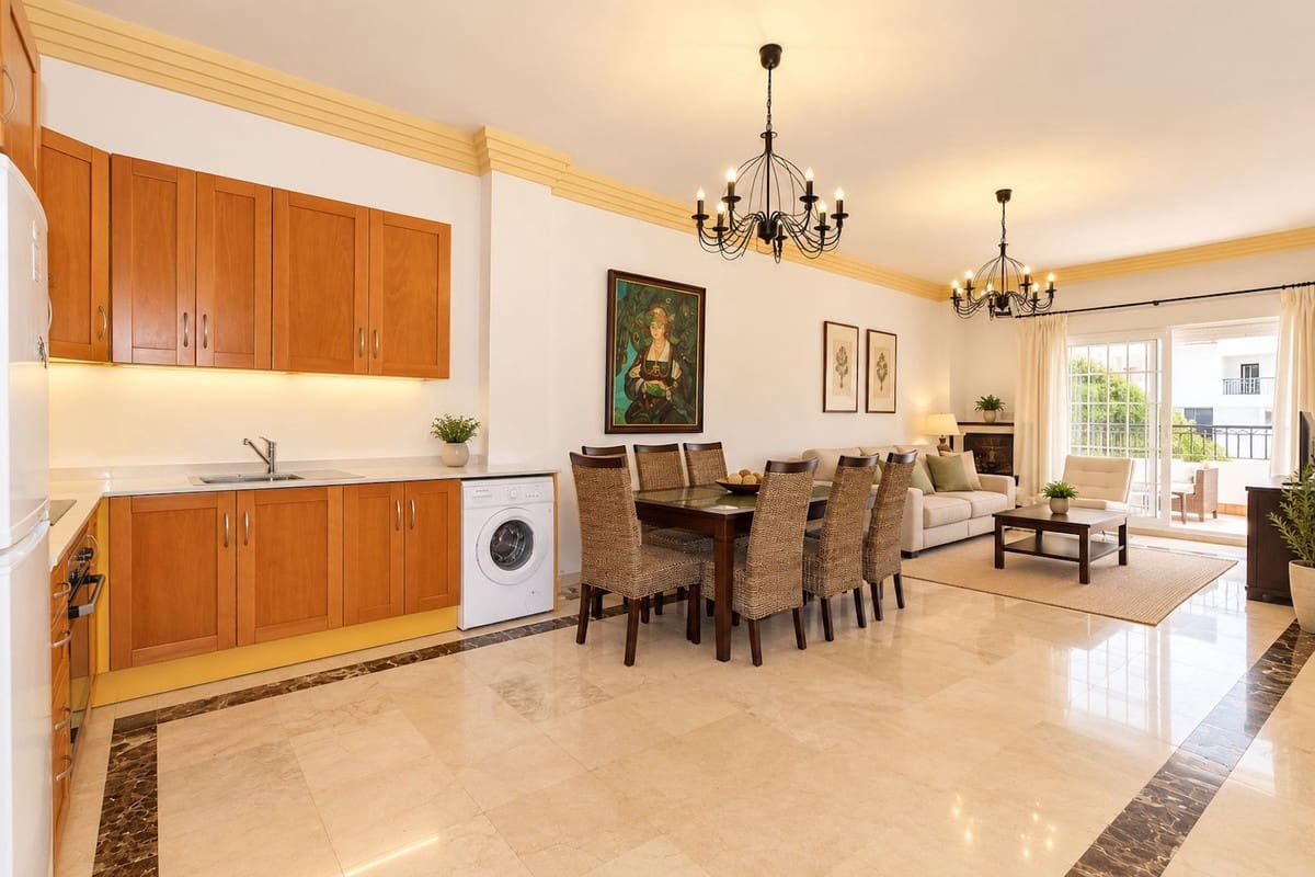 3 soveværelse Lejlighed til salg i Nueva Andalucia med swimmingpool garage - € 575.000 (Ref: 10121268)
