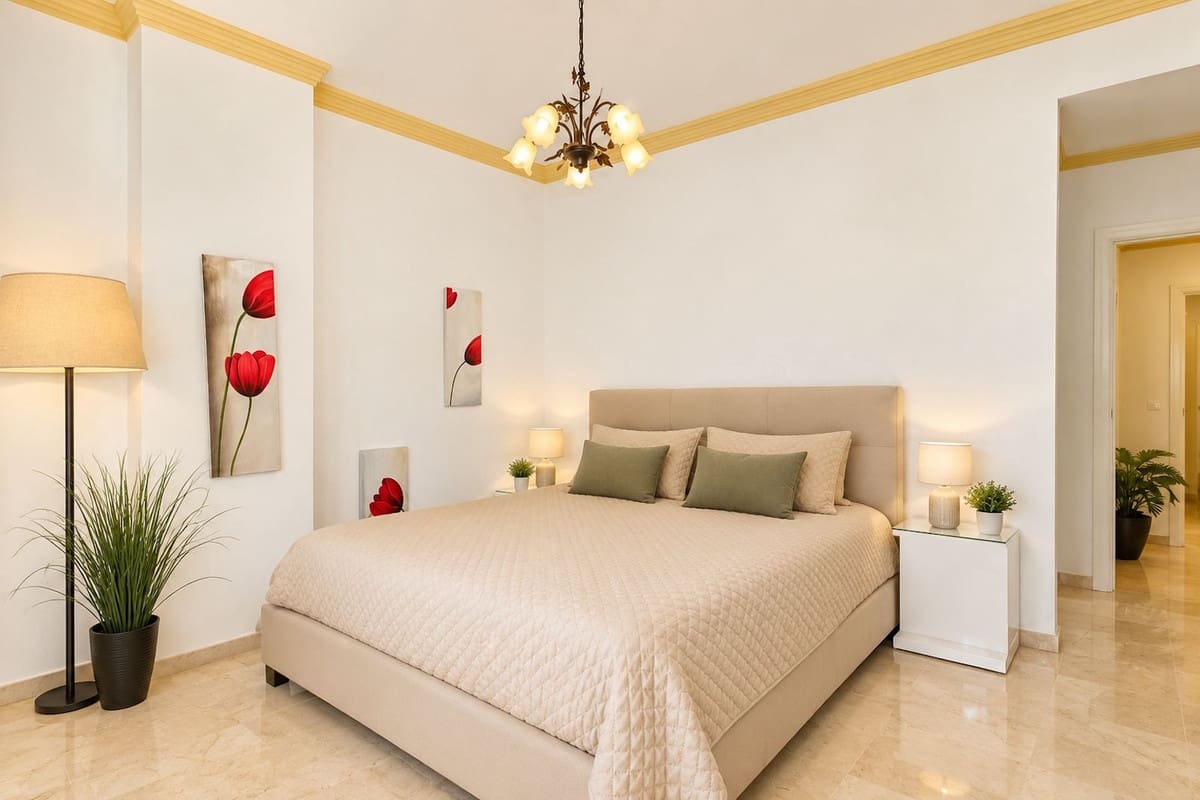 3 soveværelse Lejlighed til salg i Nueva Andalucia med swimmingpool garage - € 575.000 (Ref: 10121268)