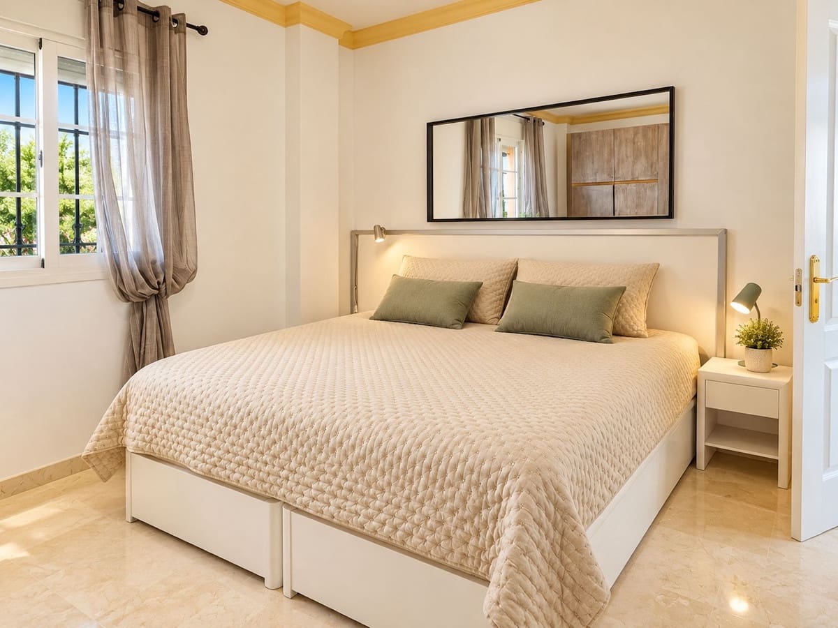 3 soveværelse Lejlighed til salg i Nueva Andalucia med swimmingpool garage - € 575.000 (Ref: 10121268)