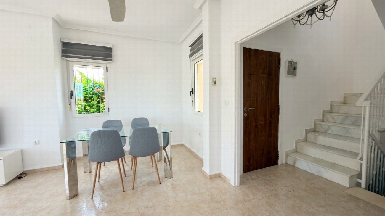 3 bedroom Villa for sale in Villamartin with pool garage - € 400,000 (Ref: 10121774)