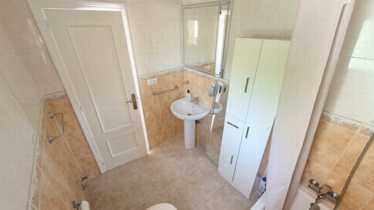 3 bedroom Villa for sale in Villamartin with pool garage - € 400,000 (Ref: 10121774)