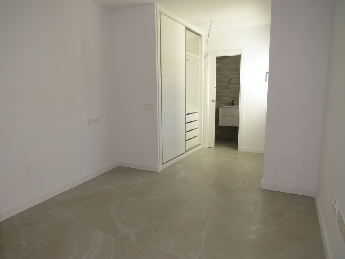 2 makuuhuone Huoneisto myytävänä paikassa Fuengirola - 370 000 € (Ref: 10121800)
