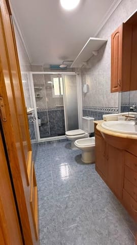 3 quarto Bungalow para venda em Los Europeos, Torrevieja com garagem - 264 000 € (Ref: 10124815)