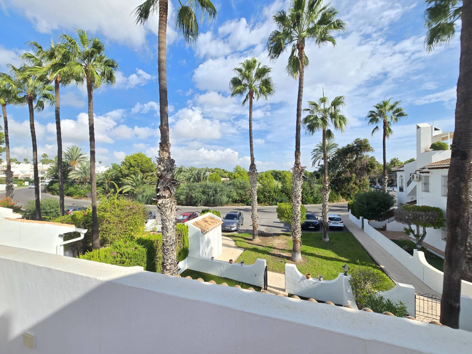 2 quarto Casa em Banda para venda em Villamartin com piscina - 210 000 € (Ref: 10129035)
