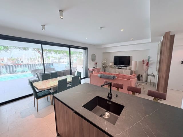 4 Zimmer Villa zu verkaufen in Torre-Pacheco mit Pool Garage - 595.000 € (Ref: 10129036)