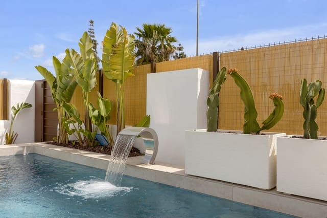 3 quarto Moradia para venda em Centro, Los Alcázares com piscina garagem - 539 000 € (Ref: 10133509)
