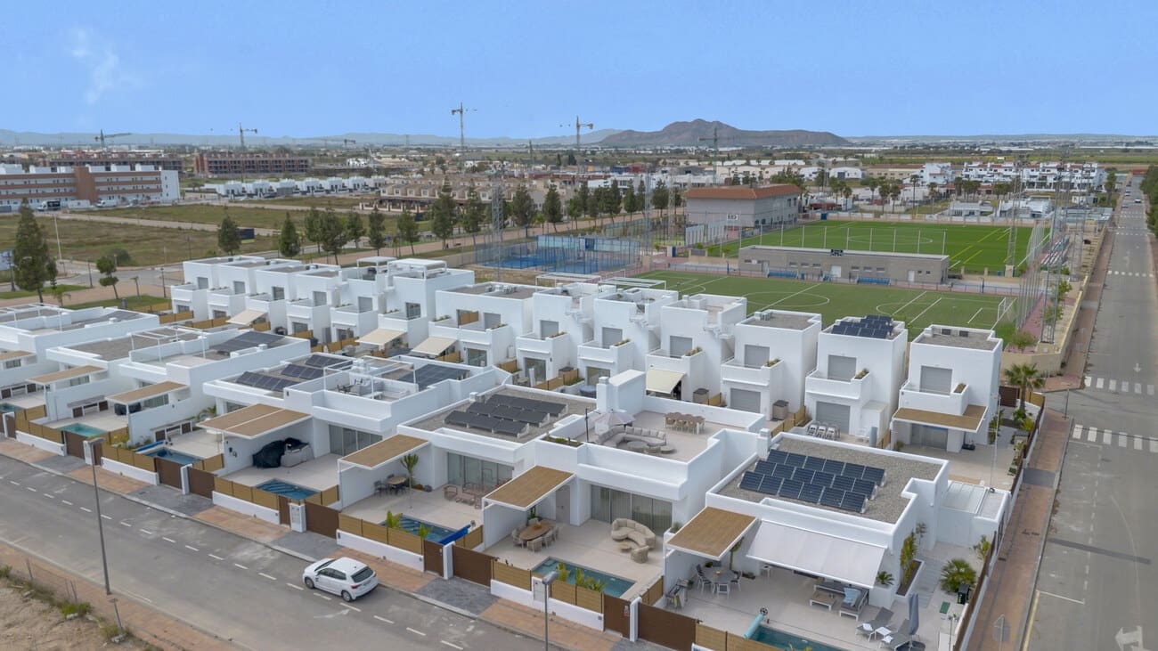3 quarto Moradia para venda em Los Alcazares com piscina garagem - 539 000 € (Ref: 10133509)