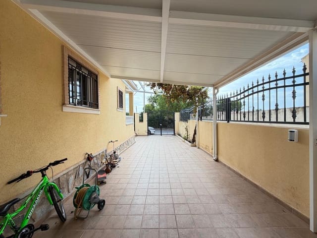 4 bedroom Villa for sale in Lomas de Cabo Roig - Los Dolses, Orihuela with pool garage - € 380,000 (Ref: 10133513)