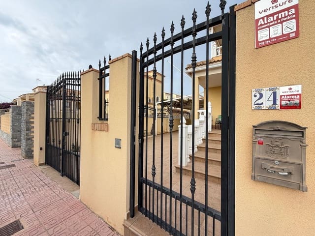 4 bedroom Villa for sale in Lomas de Cabo Roig - Los Dolses, Orihuela with pool garage - € 380,000 (Ref: 10133513)
