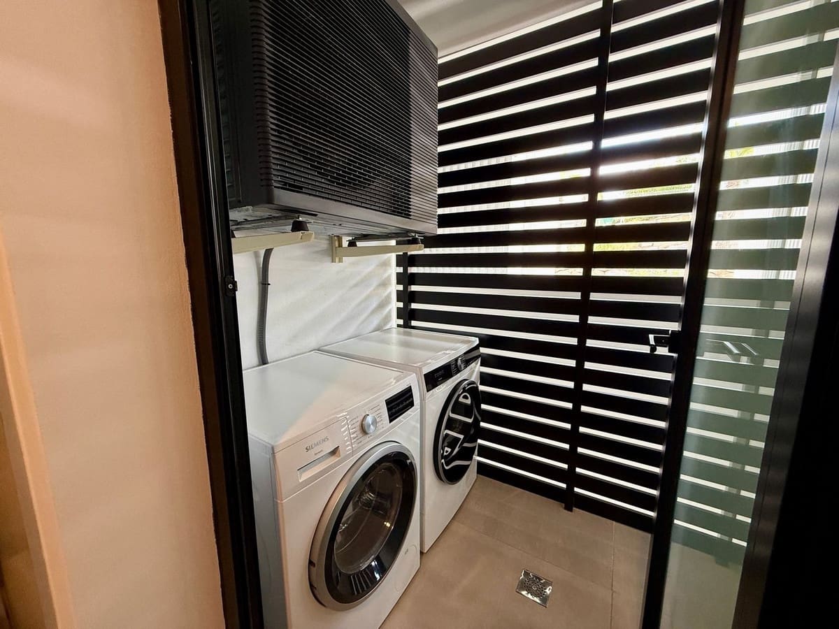 2 sovrum Lägenhet till salu i Fuengirola med pool garage - 994 000 € (Ref: 10133519)