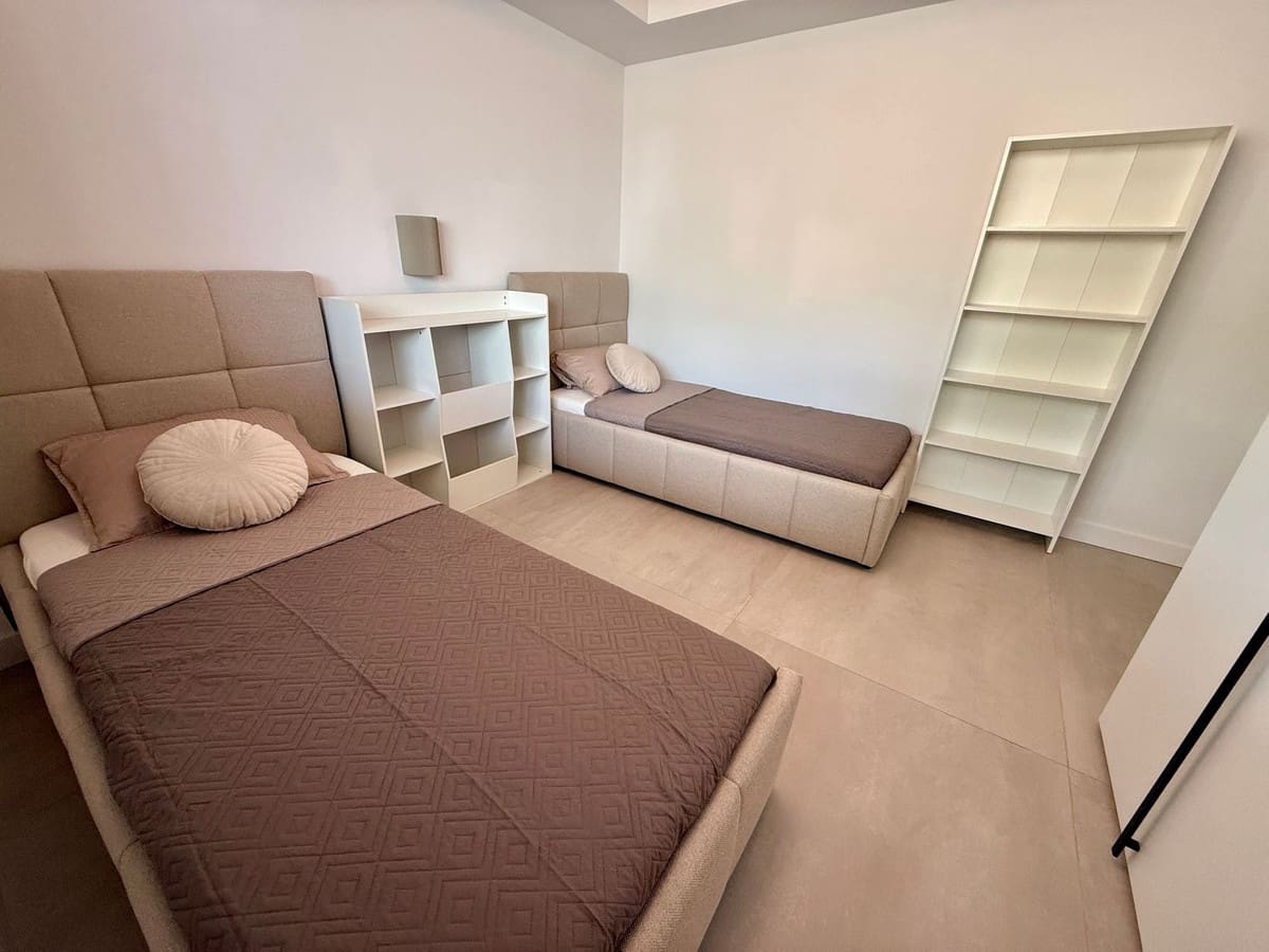 2 sovrum Lägenhet till salu i Fuengirola med pool garage - 994 000 € (Ref: 10133519)