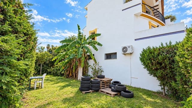 5 chambre Maison de Ville à vendre à Zona Calvario, Estepona avec garage - 790 000 € (Ref: 10145439)
