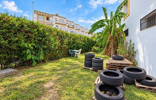5 chambre Maison de Ville à vendre à Zona Calvario, Estepona avec garage - 790 000 € (Ref: 10145439)