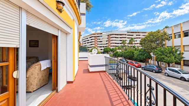 5 chambre Maison de Ville à vendre à Zona Calvario, Estepona avec garage - 790 000 € (Ref: 10145439)