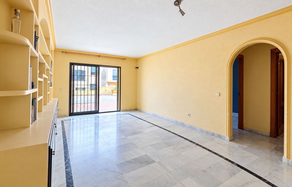 3 soverom Leilighet til salgs i Bel-Air med svømmebasseng garasje - € 270 000 (Ref: 10145441)