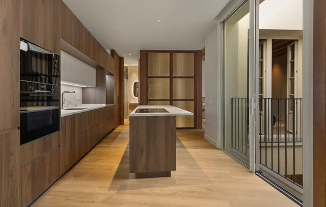1 slaapkamer Appartement te koop in Centro Historico, Málaga stad met zwembad - € 650.000 (Ref: 10145452)