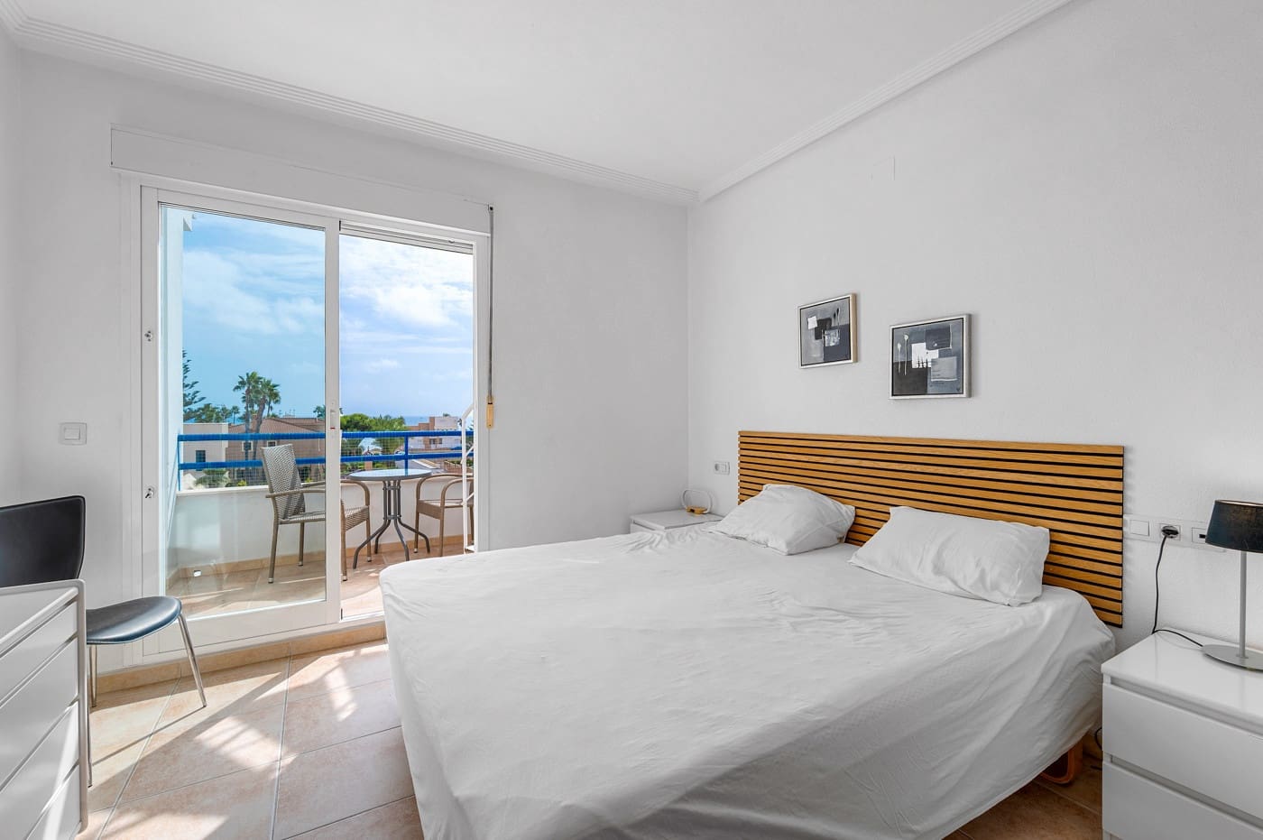 Apartamento de 3 habitaciones en Torrevieja en venta con piscina garaje - 385.000 € (Ref: 10145465)