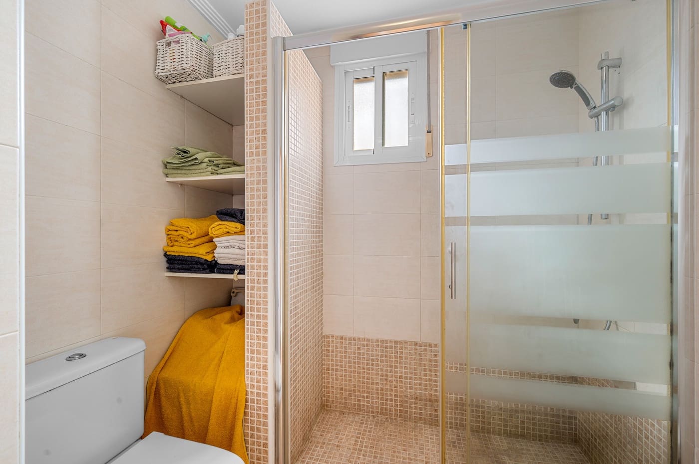 Apartamento de 3 habitaciones en Torrevieja en venta con piscina garaje - 385.000 € (Ref: 10145465)