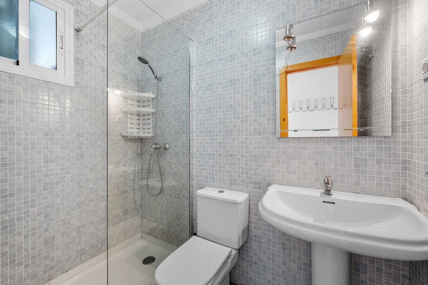 Apartamento de 3 habitaciones en Torrevieja en venta con piscina garaje - 385.000 € (Ref: 10145465)