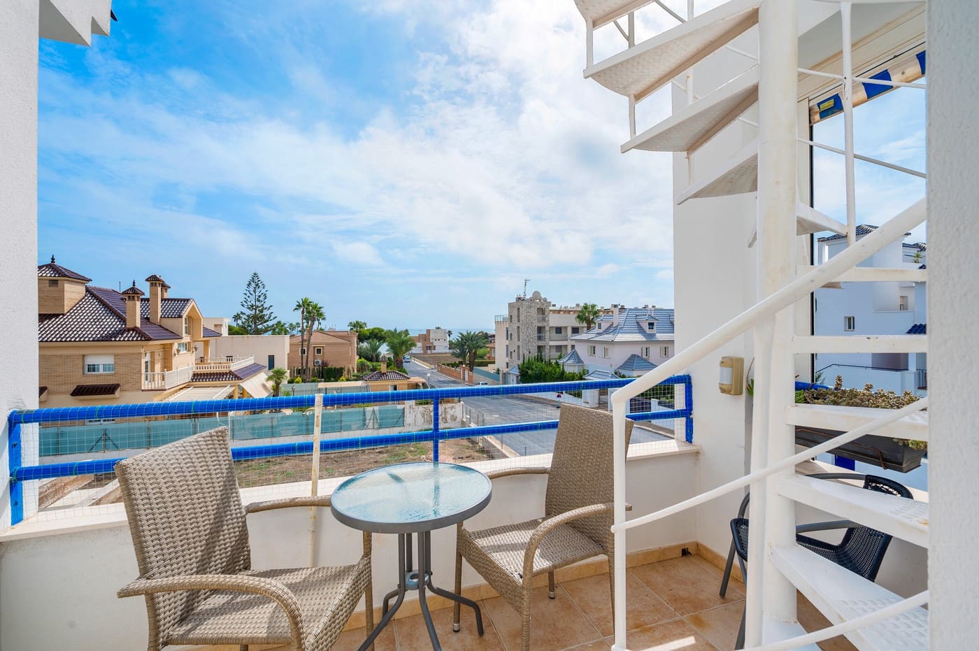 Apartamento de 3 habitaciones en Torrevieja en venta con piscina garaje - 385.000 € (Ref: 10145465)