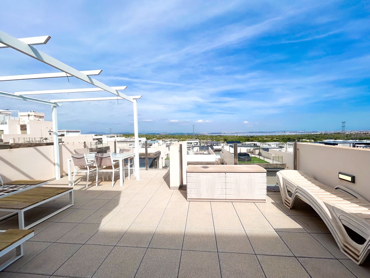 3 bedroom Villa for sale in Villamartin with pool garage - € 379,995 (Ref: 10145468)
