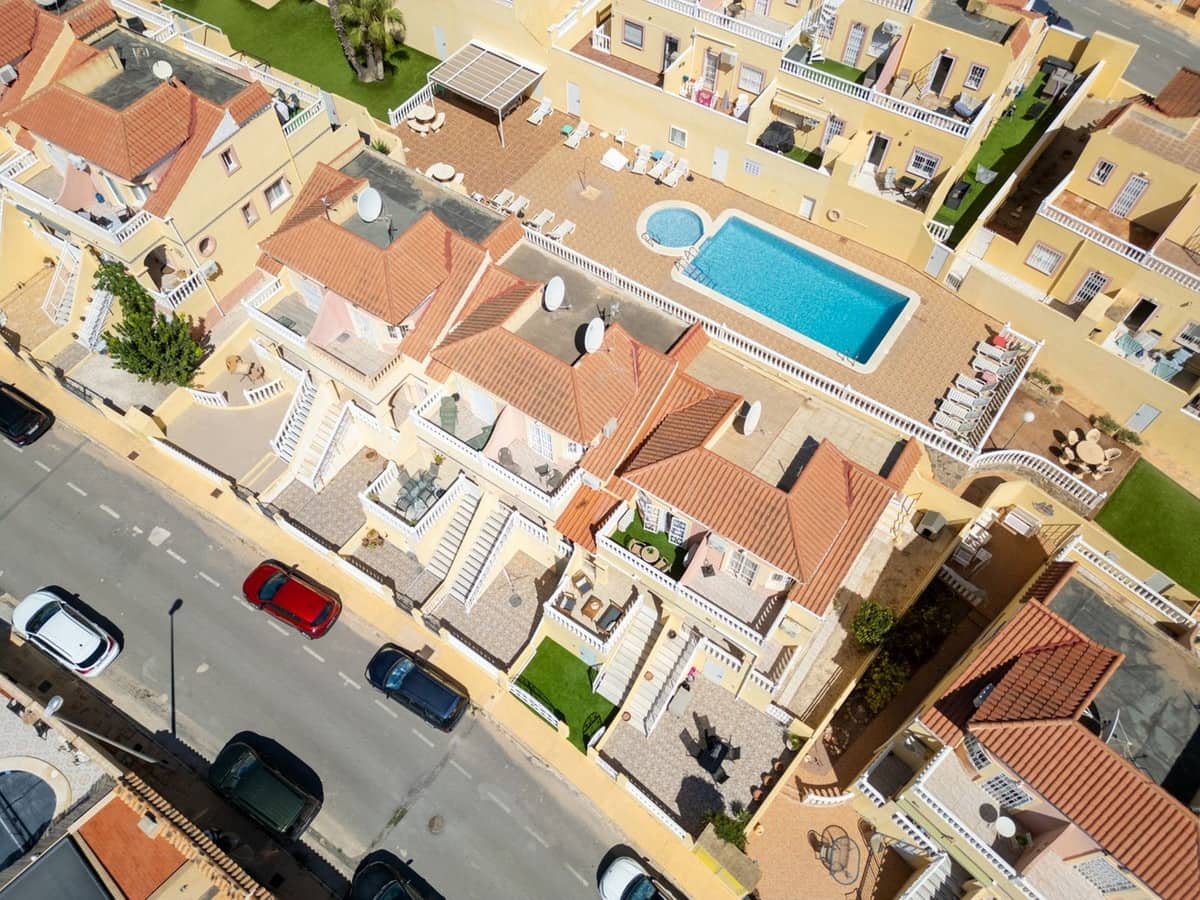 2 chambre Maison de Ville à vendre à Villamartin avec piscine garage - 229 800 € (Ref: 10145616)