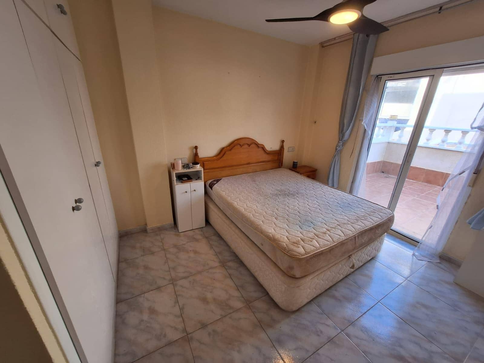 5 soverom Kjedet enebolig til salgs i Torrevieja med svømmebasseng - € 209 900 (Ref: 10148077)