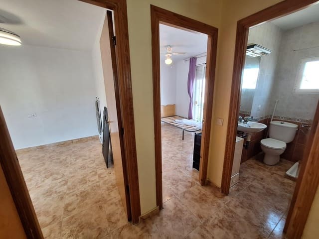 5 soverom Kjedet enebolig til salgs i El Chaparral - La Siesta - La Torreta, Torrevieja med svømmebasseng - € 209 900 (Ref: 10148077)