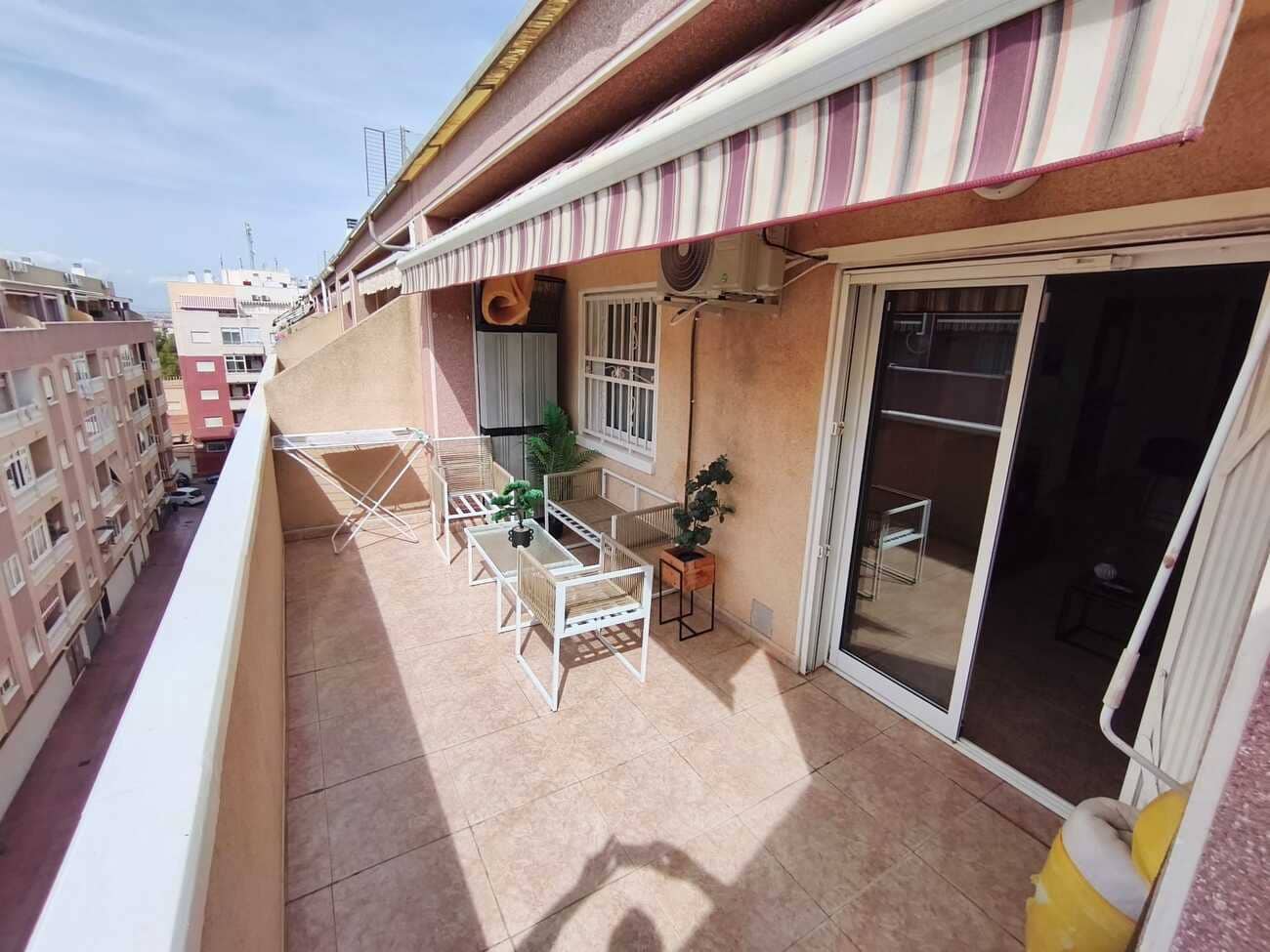2 chambre Penthouse à vendre à Torrevieja avec piscine - 155 000 € (Ref: 10148078)