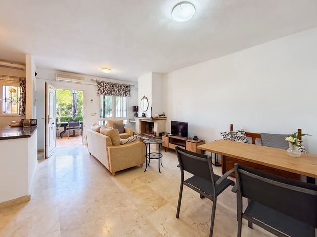 4 makuuhuone Omakotitalo myytävänä paikassa Lomas de Campoamor - Las Ramblas, Orihuela mukana uima-altaan 
autotalli - 255 000 € (Ref: 10150287)