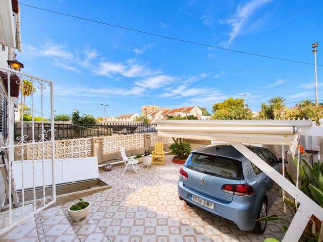 5 soverom Hus til salgs i Nueva Torrevieja, Torrevieja med svømmebasseng garasje - € 350 000 (Ref: 10154831)