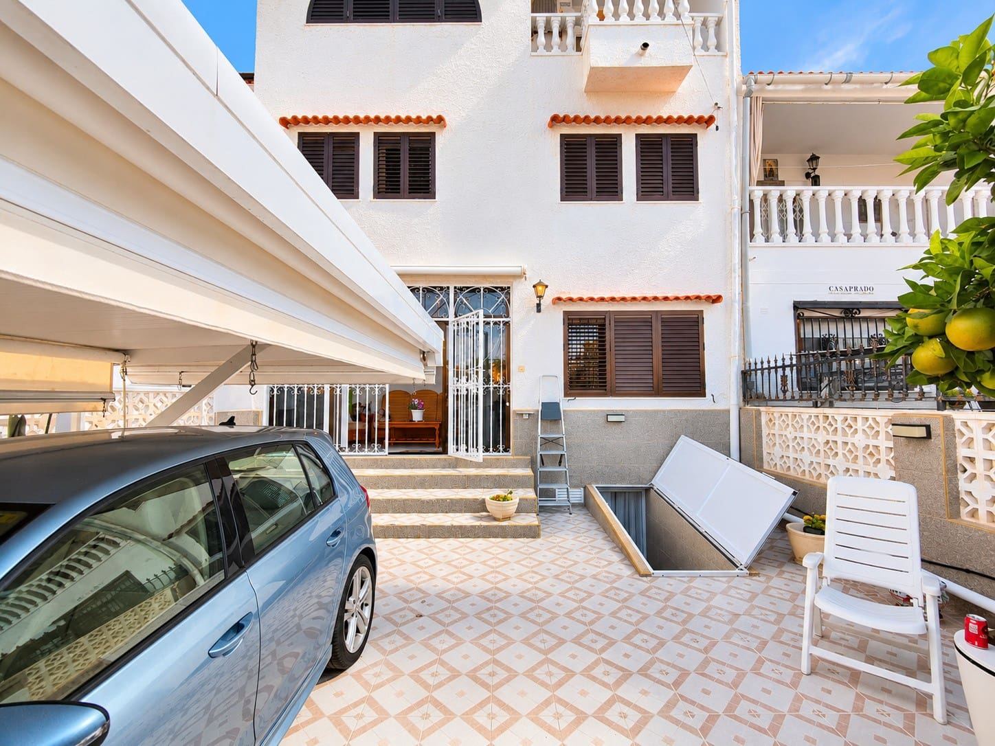 5 soverom Hus til salgs i Torrevieja med svømmebasseng garasje - € 350 000 (Ref: 10154831)