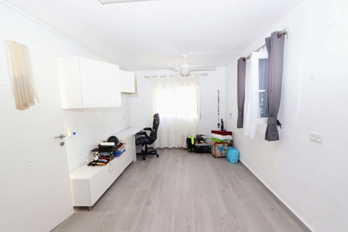 3 soverom Kjedet enebolig til salgs i La Florida - € 229 000 (Ref: 10154838)