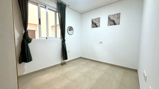 3 soveværelse Lejlighed til salg i Puerto Deportivo, Torrevieja - € 167.000 (Ref: 10157599)