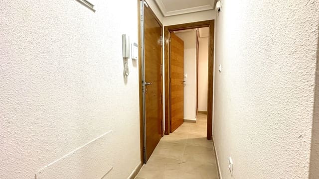 3 soveværelse Lejlighed til salg i Puerto Deportivo, Torrevieja - € 167.000 (Ref: 10157599)