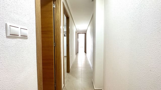 3 soveværelse Lejlighed til salg i Puerto Deportivo, Torrevieja - € 167.000 (Ref: 10157599)